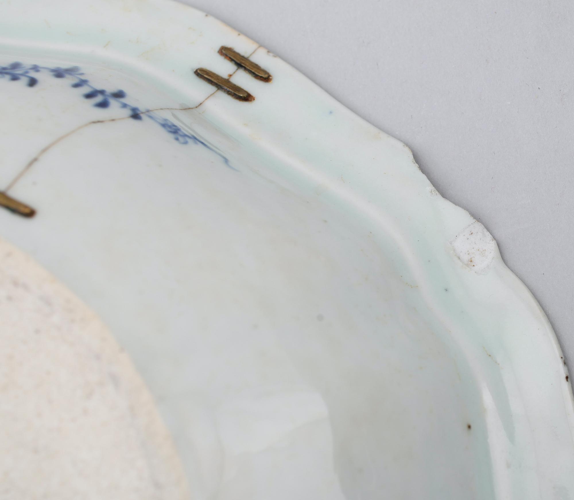 TERRINER MED LOCK, 2 st, porslin, Kina, 1700-/1800-tal.