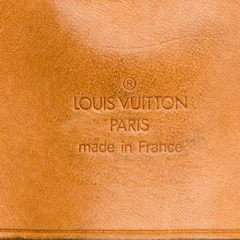 LAUKKU, "Sirius", Louis Vuitton.