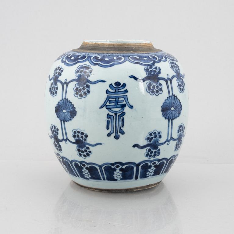 A blue and white jar, Qing dynasty, 18th century.