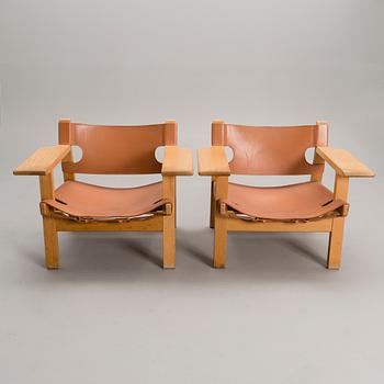 BØRGE MOGENSEN, A PAIR OF CHAIRS. Spanish Chair.  Label marked Fredericia Stolefabrik, Denmark.