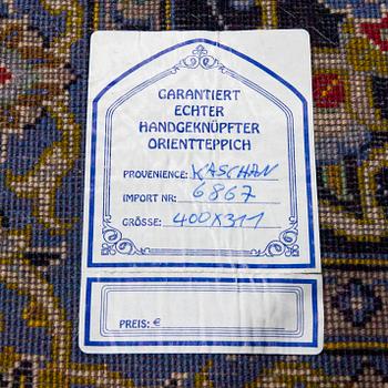 A carpet, Kashan, ca 400 x 311 cm.