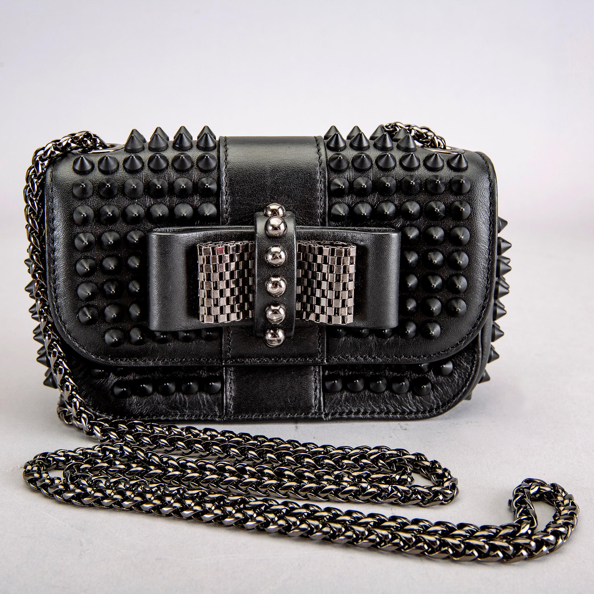 Christian Louboutin väska "Sweet charity mini".