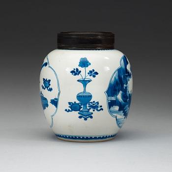 A blue and white jar, Qing dynasty, Kangxi (1662-1722).