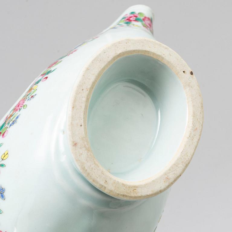 A famille rose sauce boat, Qing dynasty, Qianlong (1736-95).