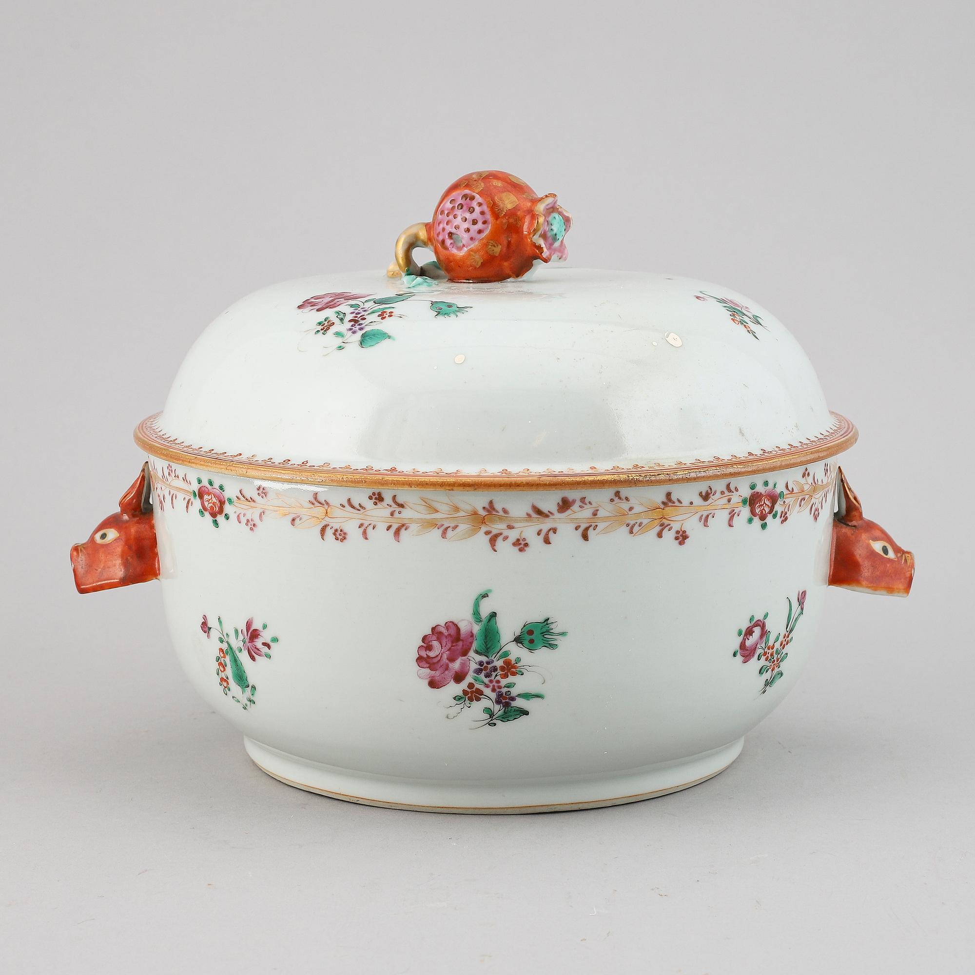A famille rose tureen with cover, Qing dynasty, Qianlong (1736-95).