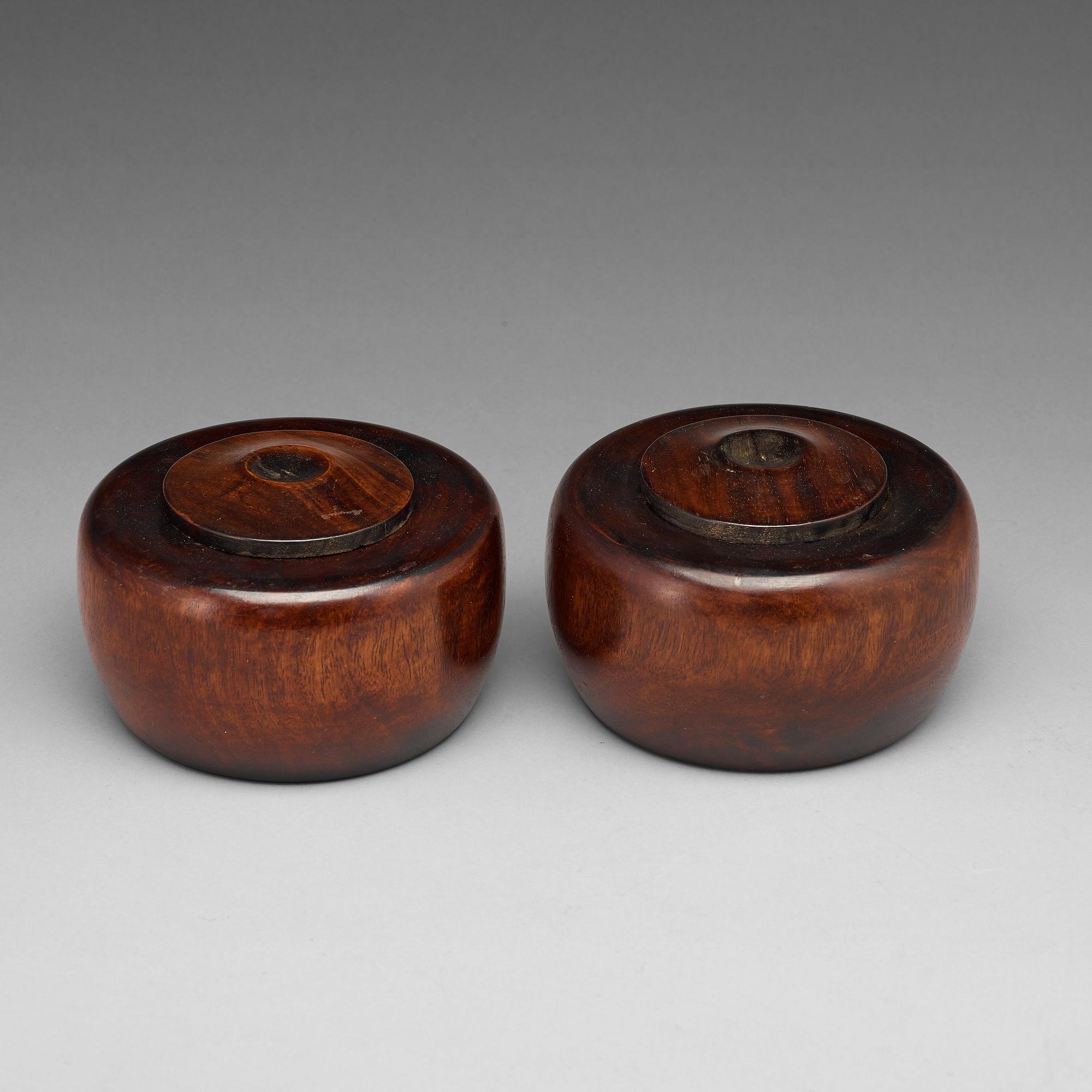 A pair of wooden Weiqi boxes with covers, Qing dynasty (1664-1912).