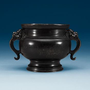 A bronze censer, Ming dynasty (1368-1644), with seal mark.