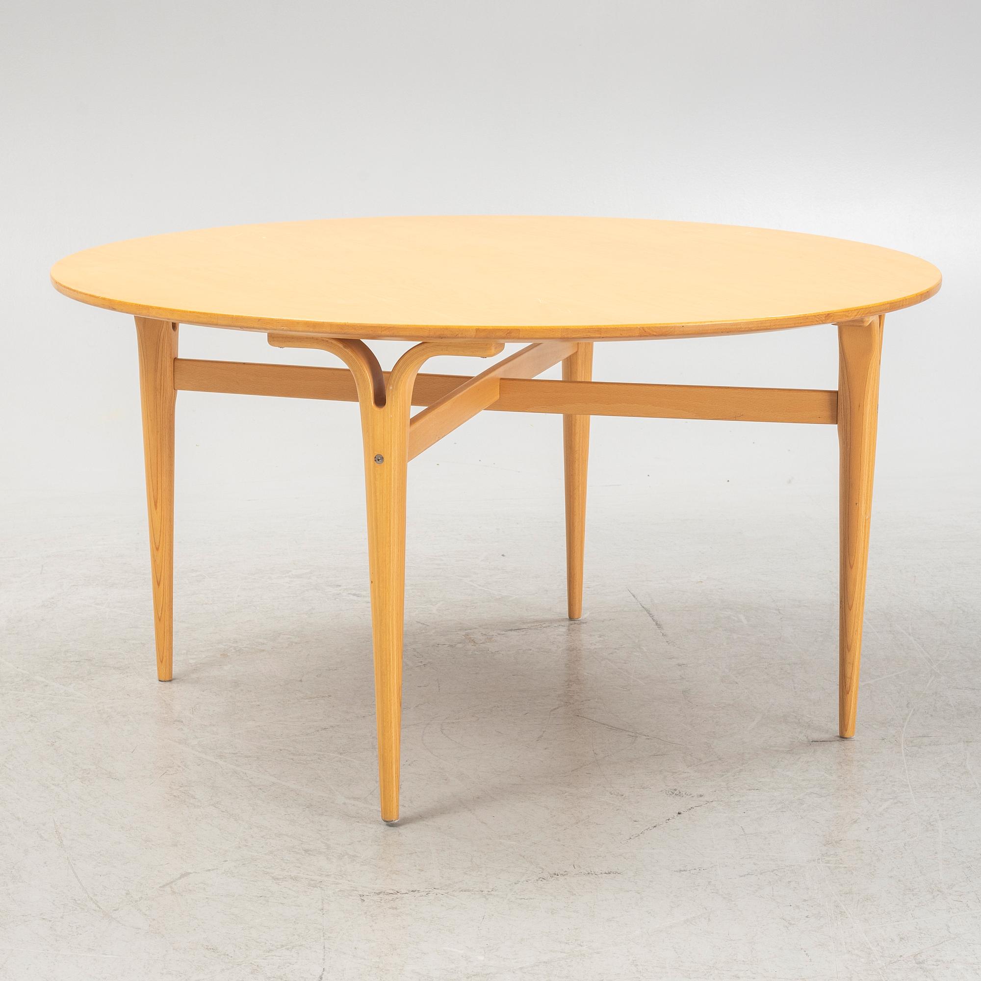 Bruno Mathsson,  a 'Supercirkel' coffee table, Bruno Mathsson International, Värnamo,  second half of the 20th century.