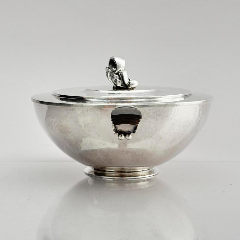 Georg Jensen, a sterling silver tureen with lid, model no 547A, design by Harald Nielsen, Copenhagen 1925-1932.