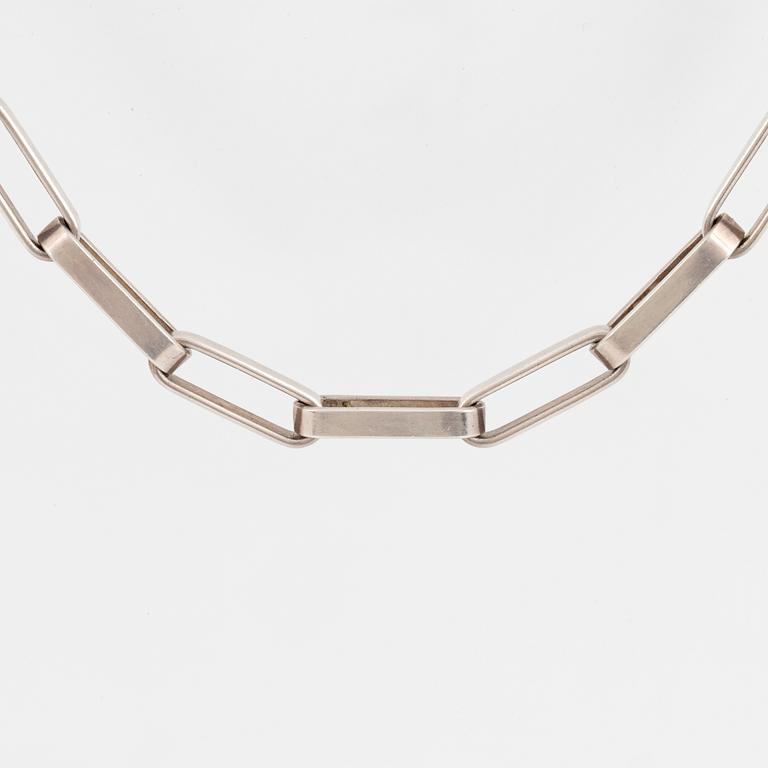 A Karl Ingemar Johansson necklace silver.