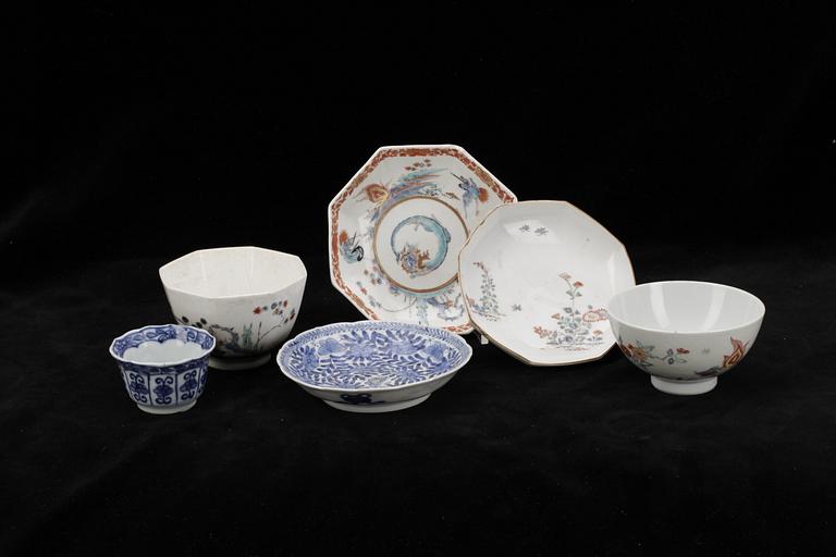 PARTI PORSLIN, 6 delar, Kina och Japan 16-1800-tal Bla Kanxi.