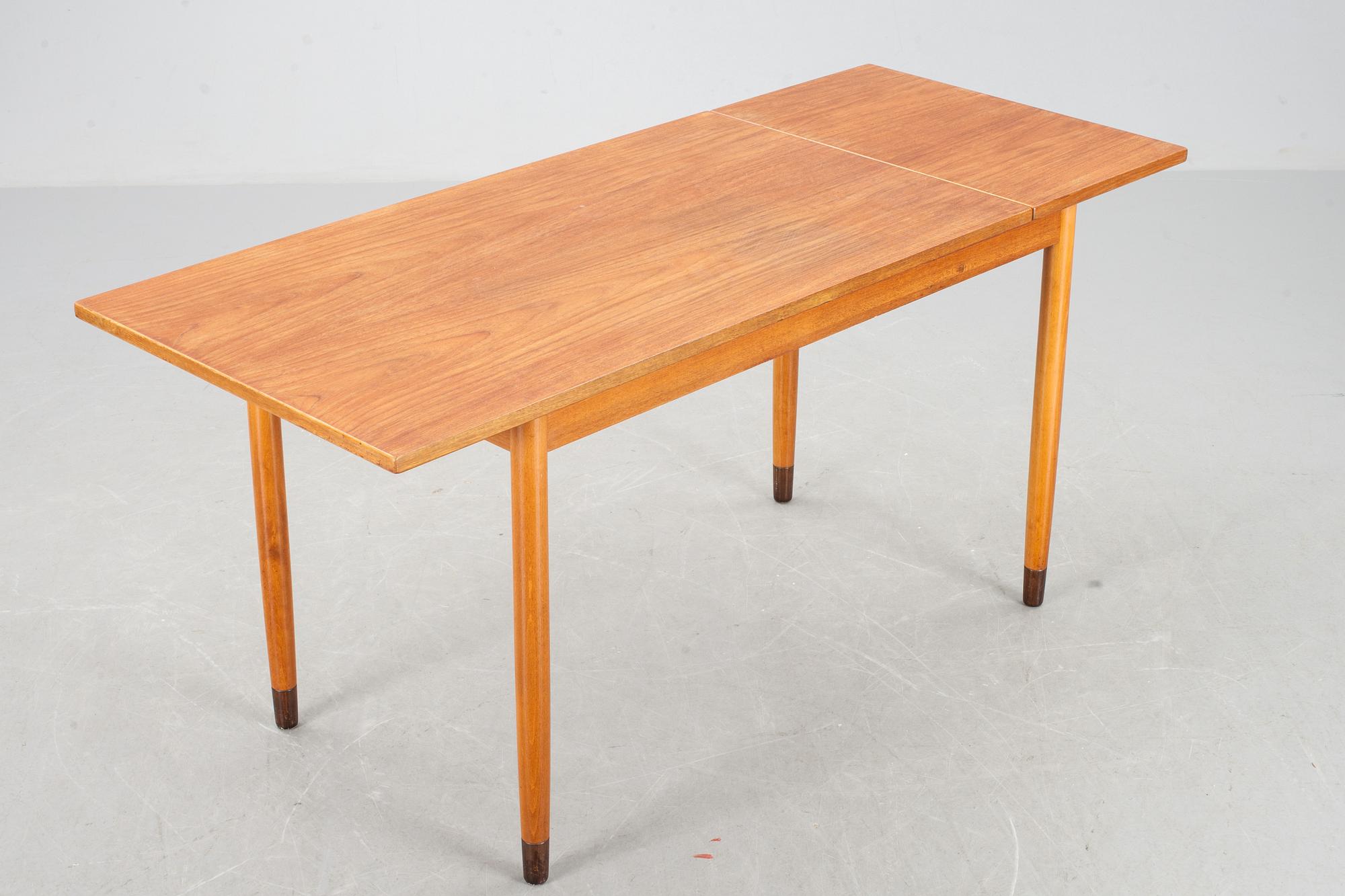 SKRIVBORD/MATBORD, Börge Mogensen, Söborg.