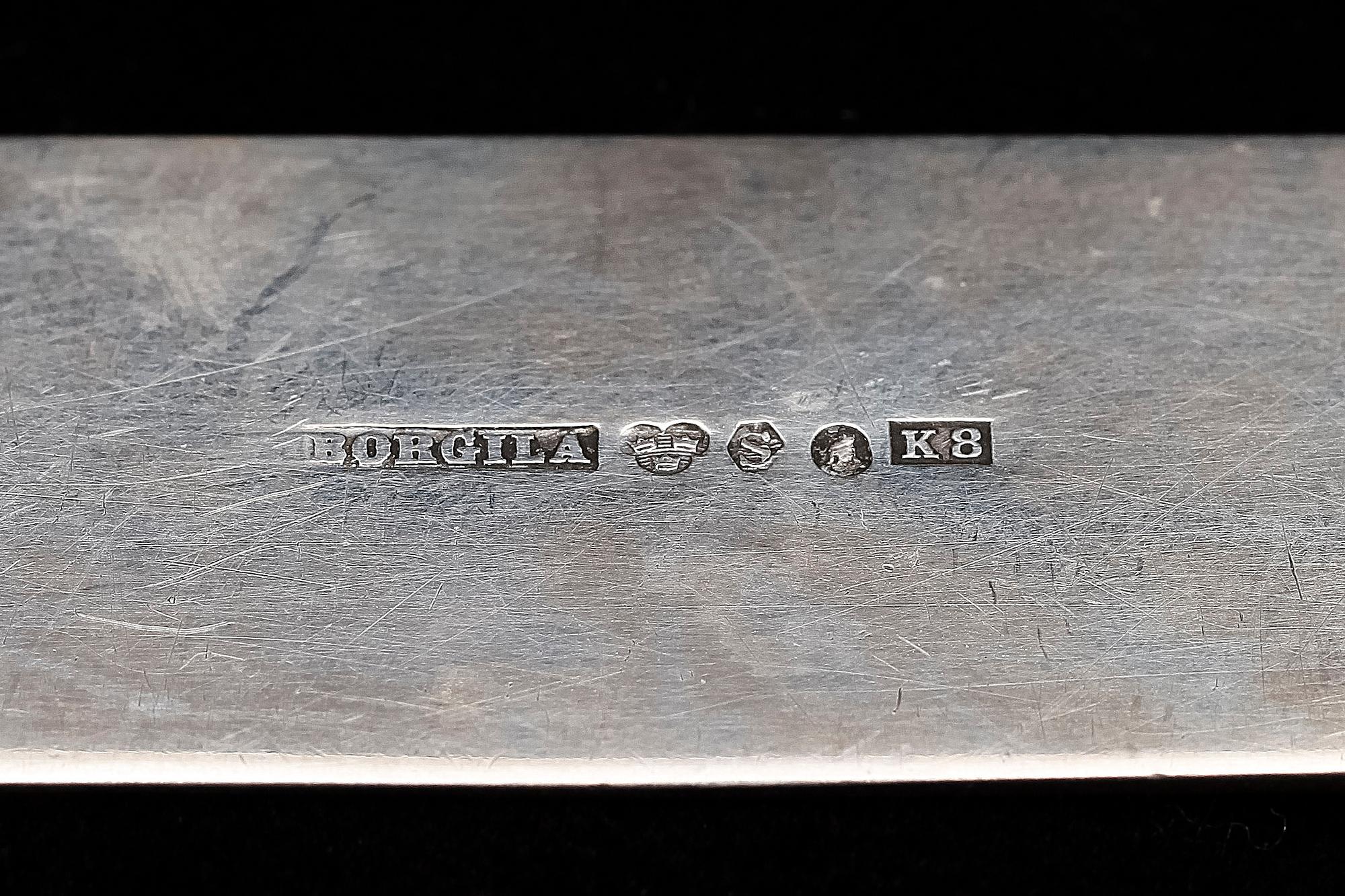 PARTI SILVER, 4 delar, bl a Atelier Borgila Stockholm 1936 och Jens Sisgaard Danmark 1944. Vikt exkl puderdosa ca 260g.