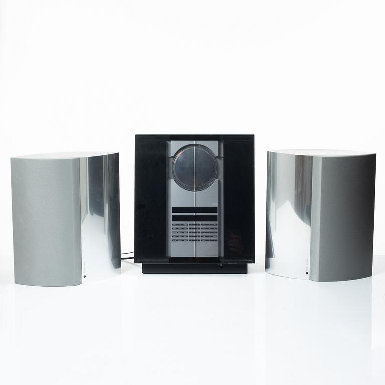 Bang & Olufsen, stereo system, “BeoSound 3200”, and a pair of speakers, “Beolab 4000”, early 2000s.