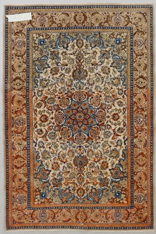 MATTA, orientalisk. Ca 159 x 106 cm.