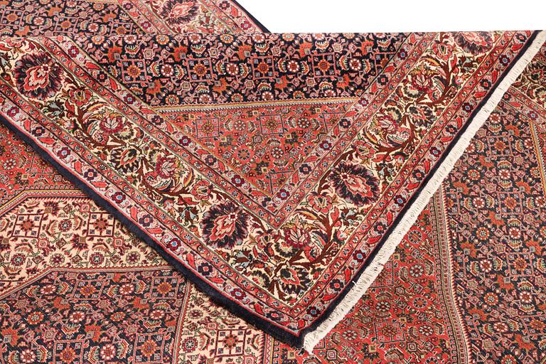 A Bidjar Tekab carpet, c. 300 x 203 cm.