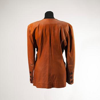 JACKA, Yves Saint Laurent.