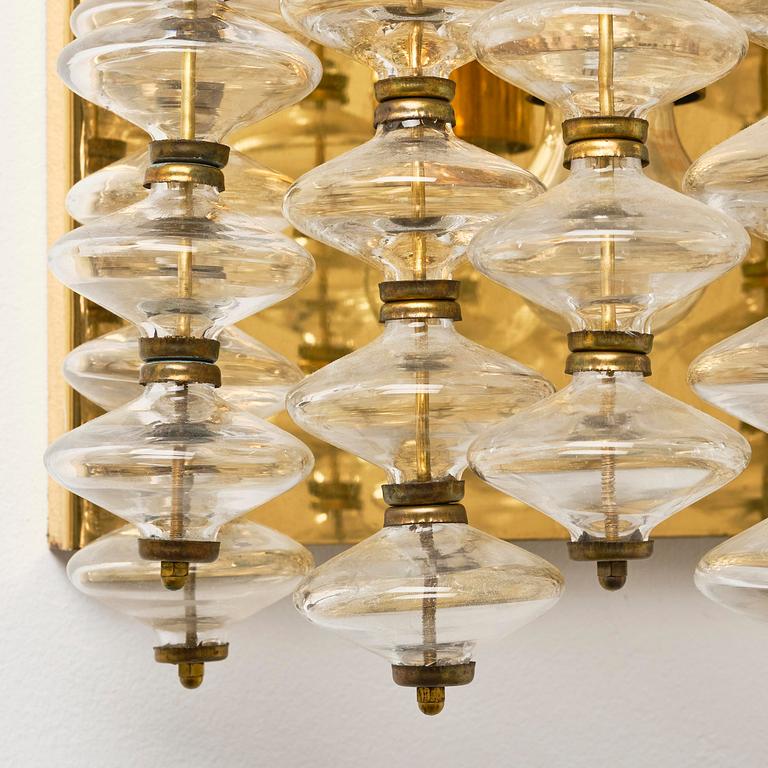 Hans-Agne Jakobsson, a pair of "Estrella" wall lights model "V 258", Hans-Agne Jakobsson AB, Markaryd, 1960s-70s.