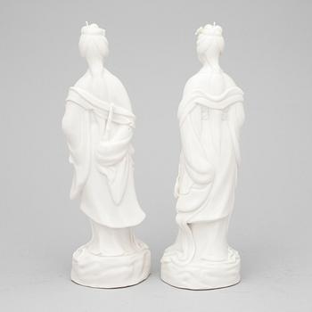 FIGURINER, ett par, blanc de chine, 1900/2000-tal.