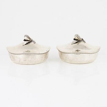 A pair of silver turrens with lid, mark of CF Carlman, Stockholm 1945 and 1947.