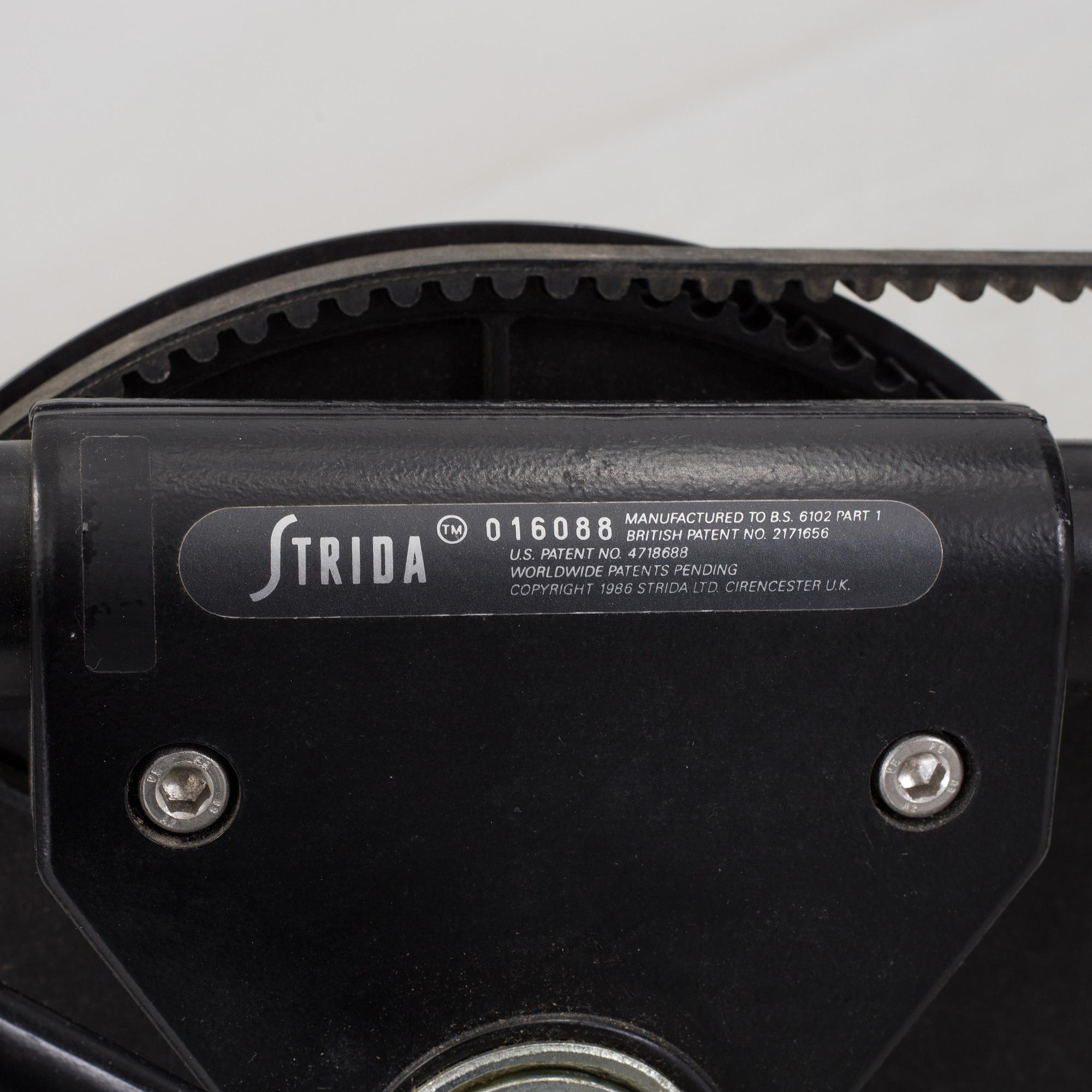 A foldable Strida bike.