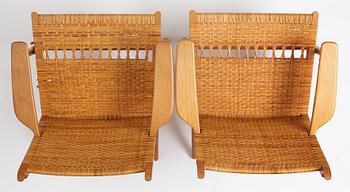 Hans J. Wegner, ett par fåtöljer "CH-27", Carl Hansen & Son, Danmark.