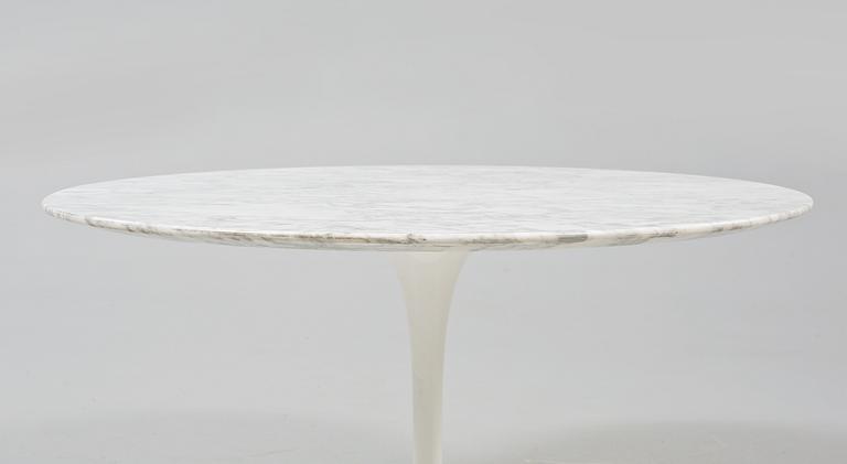 SOFFBORD, Eero Saarinen, "Tulip", Knoll International, USA, 1900-talets andra hälft.