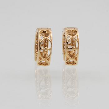 ÖRHÄNGEN, 18K guld med briljant och baguettslipade diamanter ca 0.50 ct. Vikt 2,5 gram.