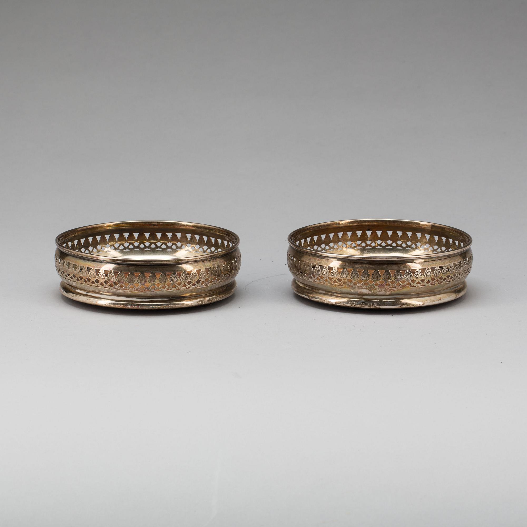 COASTERS, ett par, silver, AC & S´s LD. London, England, 1968-69.