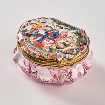 An enamel box with cover, Qing dynasty, 18th century.