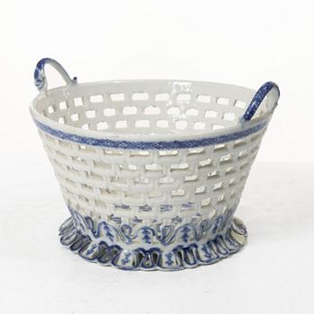 A blue and white chesnut basket, Qing dynasty, 18th century.