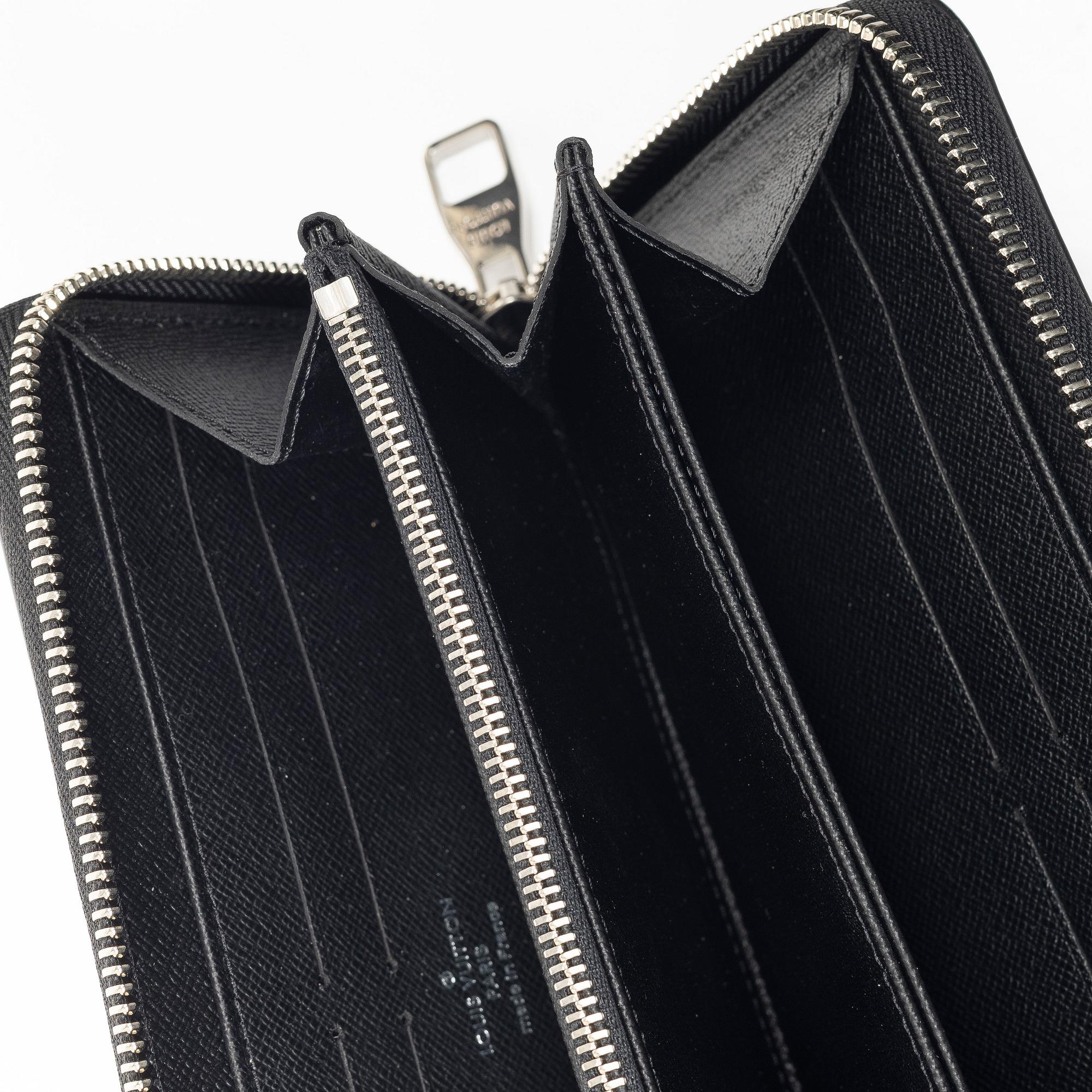 Louis Vuitton, wallet, "Epi Azteque Zippy Wallet", 2015.