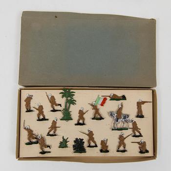 A lot of 57 pewter figures from the first half of the 20th century.