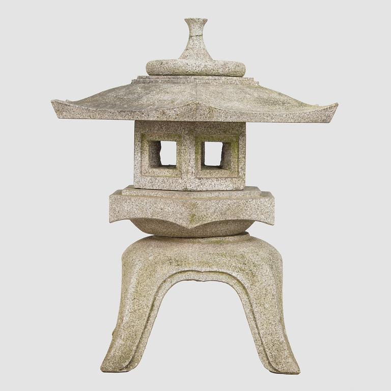 Puutarhalyhty, yukimi-dōrō, Japani.