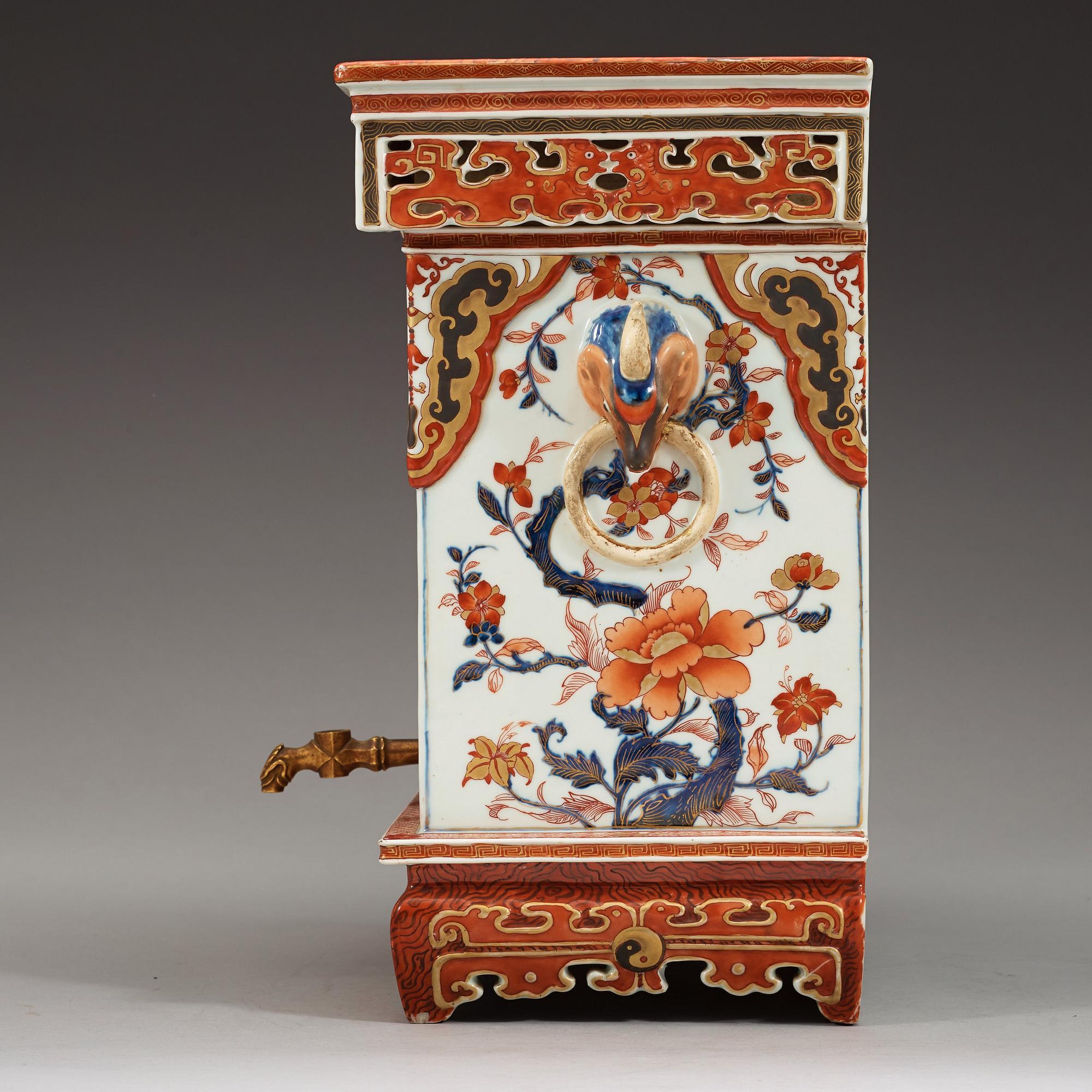 An Imari water cistern, Qing dynasty, 18th Century.