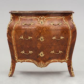 A Swedish Rococo 18th century commode in the manner of Johan Jacob Eisenbletter (ebenist in Stockholm ca 1760).