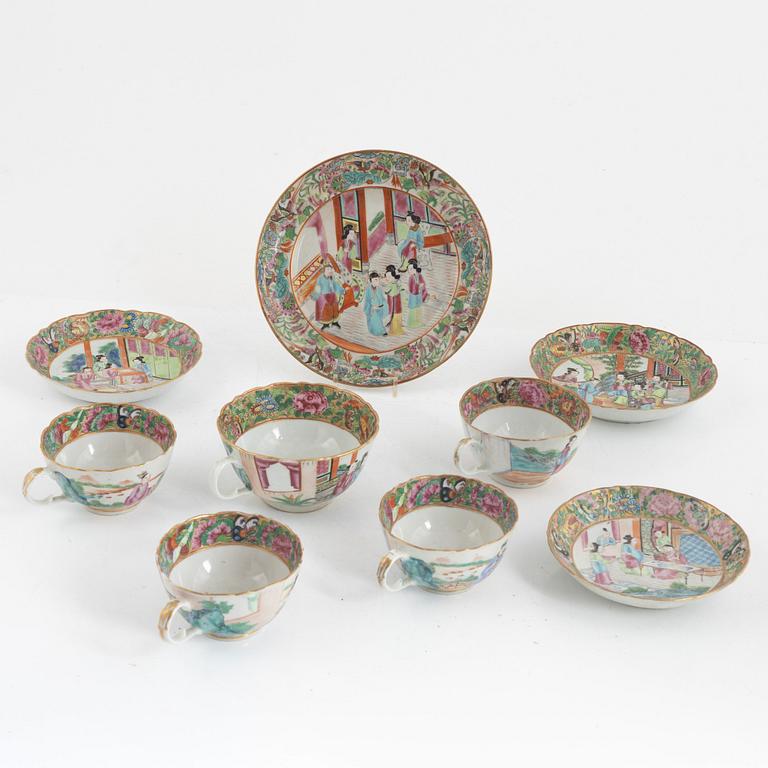 A group of five Chinese enamelled porcelain teacups and four plates, Kanton, 19th century.