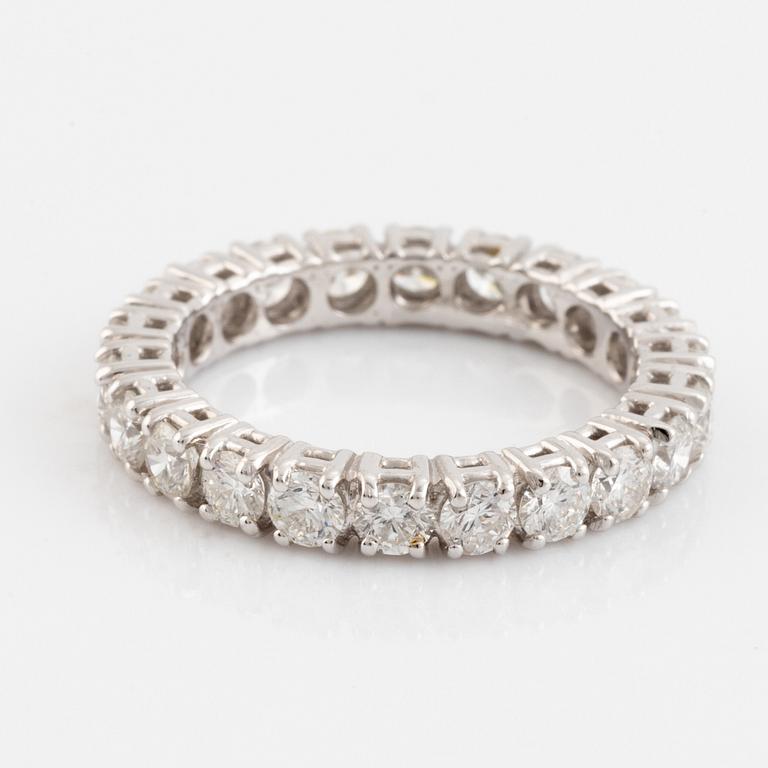 Ring, med briljantslipade diamanter, medföljande HRD report.