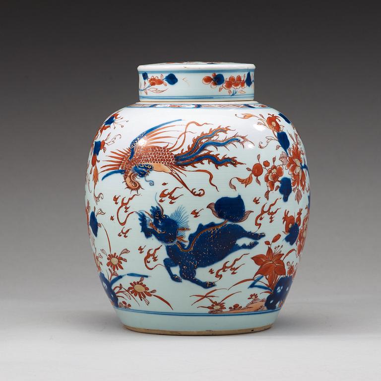 An imari jar with cover, Qing dynasty, Qianlong (1736-95).