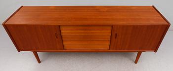 SIDEBOARD, "Trio", Nils Jonsson, Troeds, 1900-talets andra hälft.