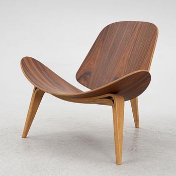 Hans J. Wegner, fåtölj, modell CH07, "Shell Chair", jubileumsutgåva, Carl Hansen & Søn , 2023.