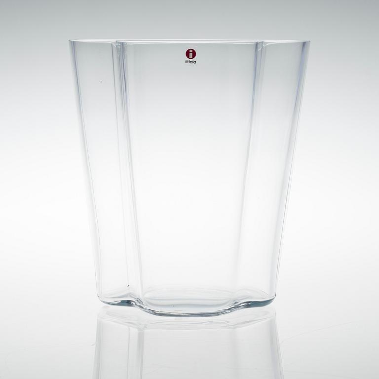 ALVAR AALTO, MALJAKKO, lasia, signeerattu Alvar Aalto Iittala 2003.