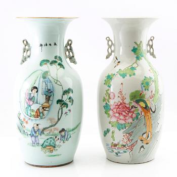 Two Chinese vases, 20th century.