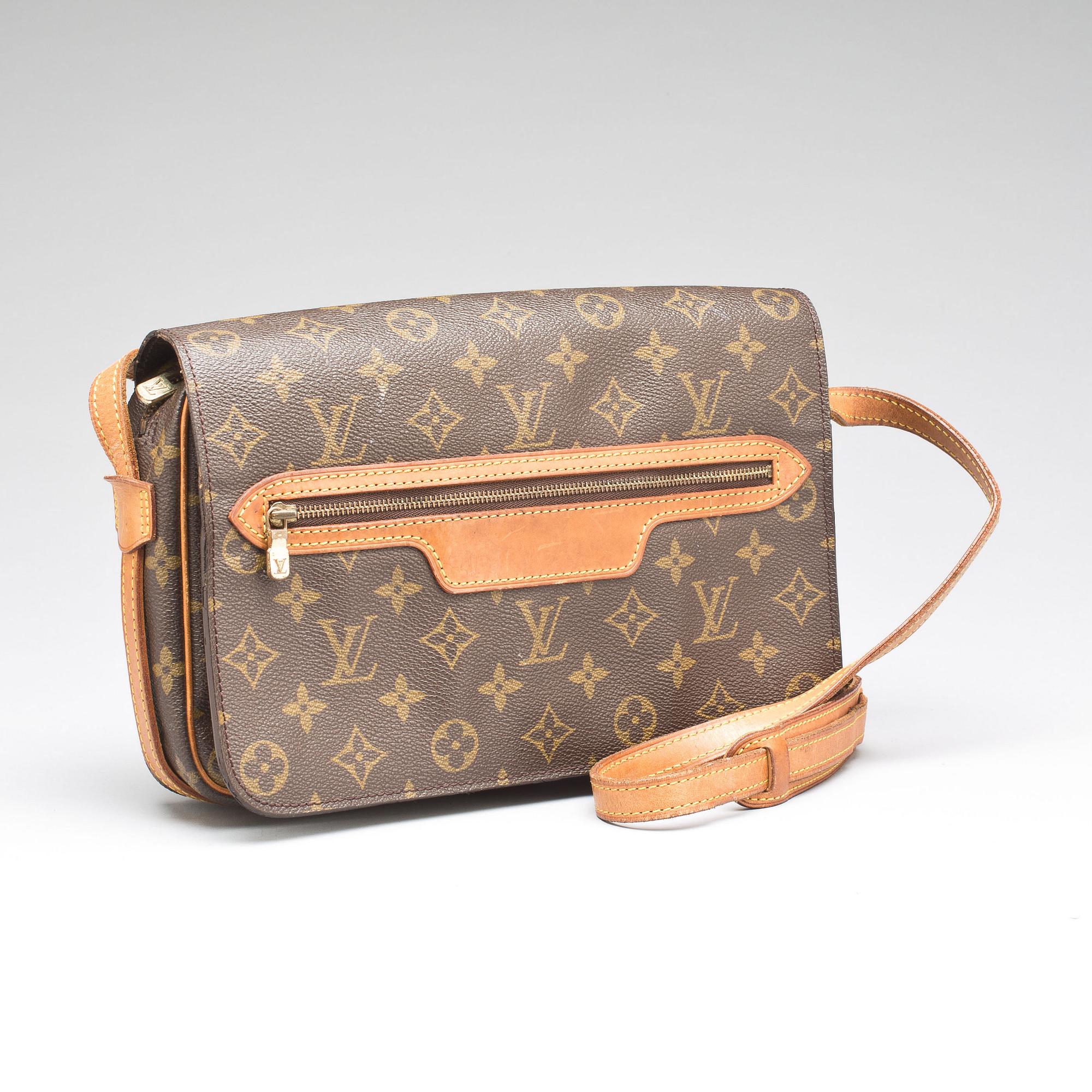 VÄSKA "Epaule" Louis Vuitton. Frankrike.