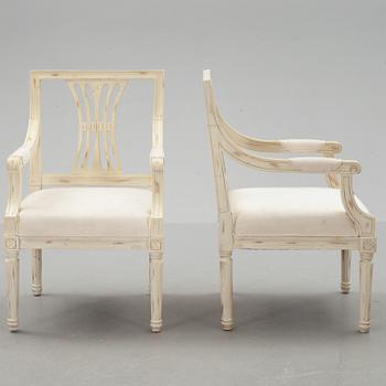 KARMSTOLAR, ett par, gustaviansk stil, 2000-tal.