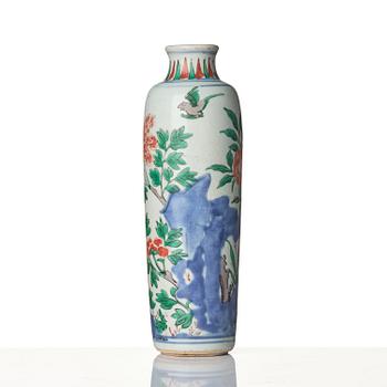 A wucai 'sleeve' vase, Transition, 17th century.