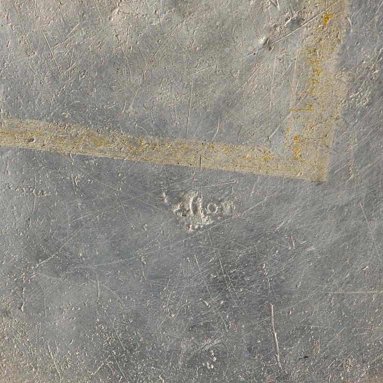 Tallrik, ur Hedvig Eleonoras Strömsholmsservis, av Nicholas Kelk (mästare i London 1638-88), daterat 1680.