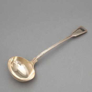 SOPPSLEV, silver, London, otydligt årtal, troligen 1860. Vikt ca 303 gram.