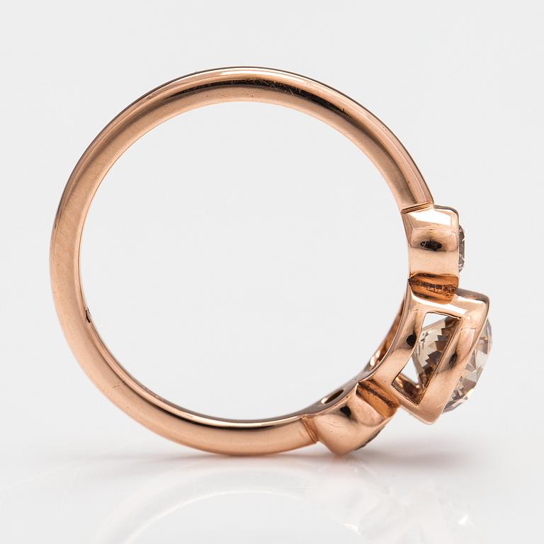 A 14K rosé gold ring with diamonds ca. 1.27 ct in total. AIG certificate.