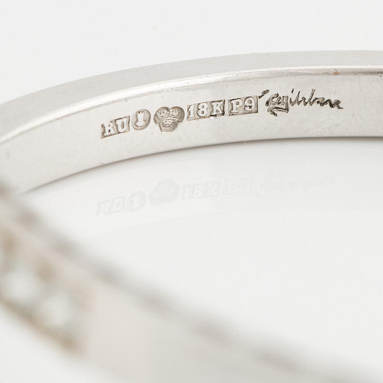 Rey Urban, a bangle, 18K white gold with round brilliant-cut diamonds, Stockholm 1965.